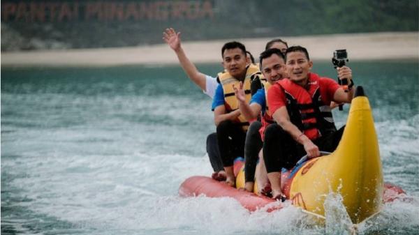 Menparekraf Sandiaga Salahuddin Uno saat visitasi ke Desa Wisata Kelawi di Kabupaten Lampung Selatan, Lampung, Sabtu (27/5/2023). (Foto: Ist)