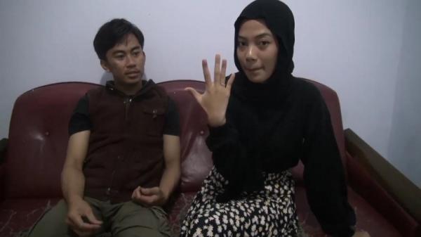 PENGANTIN VIRAL CIATER SUBANG1 Saskia Nur Amalia dan Dimas Rido Diaksa, pengantin baru yang viral. (FOTO: YUDY HERYAWAN JUANDA)