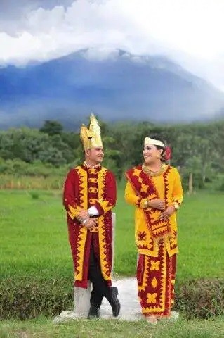 Pakaian Adat Sumatera Utara Suku Nias