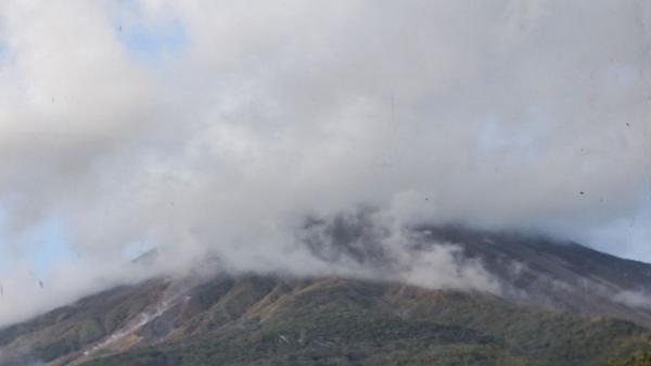 Lava Gunung Karangetang Mengarah ke Sejumlah Kali, Warga Dimita Tak Langgar Zona Bahaya