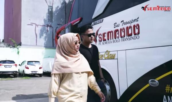 Tak Banyak yang Tahu, Ternyata Pemilik PO Bus Sembodo Perempuan Cantik Berhijab