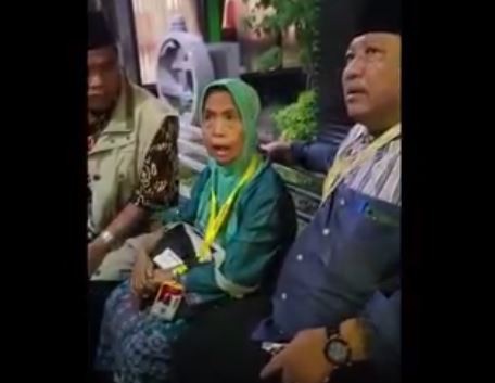 Tangkapan layar ddetik-detik Nenek Salami calhaja sal Kediri meminta pulang ke rumah. (Foto: iNews/Afnan Subagio)