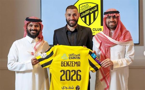 Benzema Al Ittihad 2 Karim Benzema resmi bergabung dengan Al Ittihad. Namun, siapa yang menyangka dia bakal bergabung dengan tim pertama yang dihadapi pada saat debut di Real Madrid (Foto: Twitter/relevo)