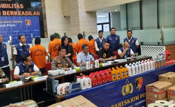 Bareskrim Bongkar Produksi Oli Palsu Beromzet Rp20 Miliar, 5 Orang ...