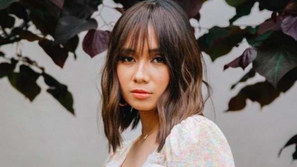 Lirik Lagu On the Drive Home NIKI dan Terjemahannya