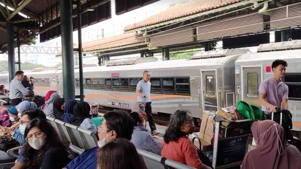 Tiket Kereta Api Libur Nataru Telah Terjual 33,11 Persen, Ini 10 Rute Favorit