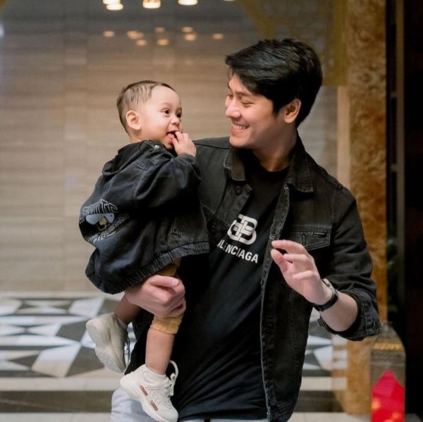 Artis Pria Momong Anak. (Foto: Instagram)