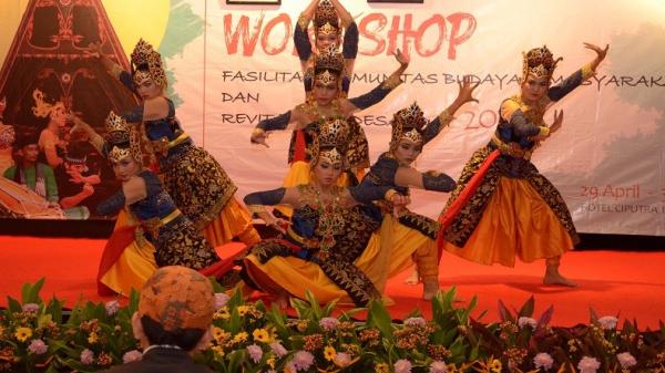  Jaipong menjadi salah satu tarian di Jawa Barat yang cukup populer. (Foto: kebudayaan.kemdikbud.go.id)