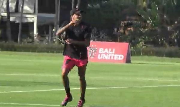 Jesse Lingard Latihan Bali United Jesse Lingard mengikuti latihan bersama pemain muda Bali United, Senin (12/6/2023) sore. (Foto: Ketut Catur Kusumaningrat)
