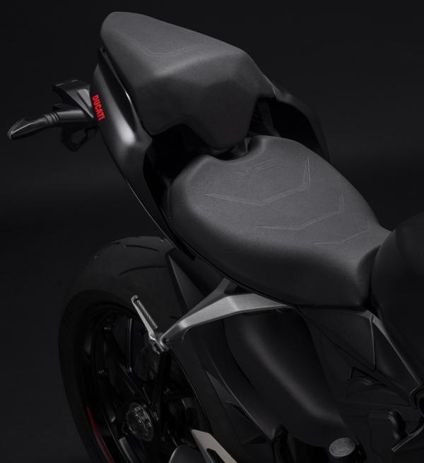 Ducati Panigale V2 MY2024 1