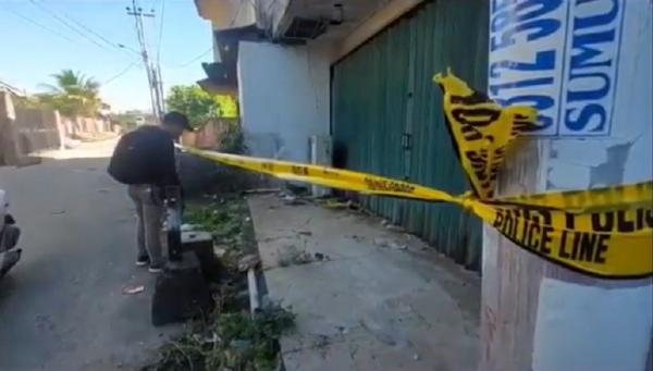 Lokasi Jamaludin alias Udin (35) ditemukan tergeletak bersimbah darah kini dipasang garis polisi. (Foto: Uun Yuniar)