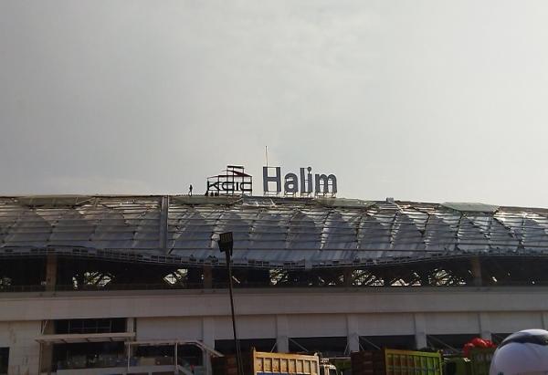 KCIC Pastikan Stasiun Halim Aman usai Munculnya Api di Atap Peron Timur