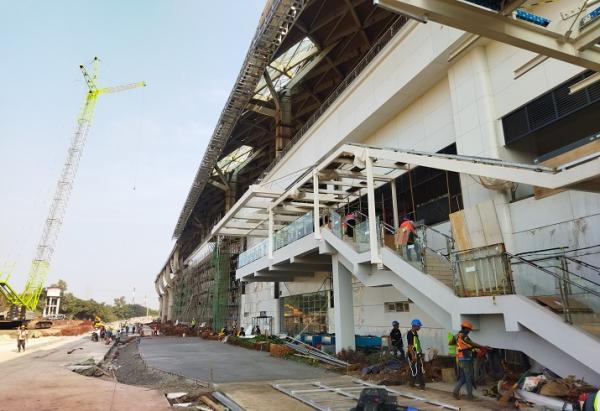 KCIC menargetkan pembangunan Stasiun Halim untuk Kereta Cepat Jakarta-Bandung (KCJB) rampung pada Juli 2023. (Foto: Heri Purnomo/MPI)