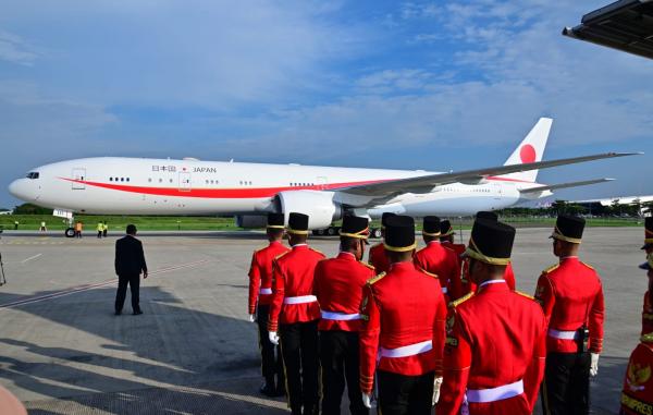Kedatangan pesawat Kaisar Jepang di Soetta (Foto: Biro Setpres)