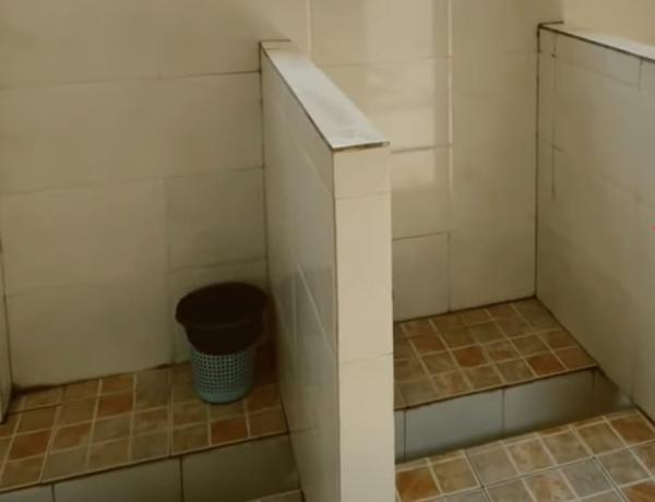 Toilet Tanpa Pintu 1
