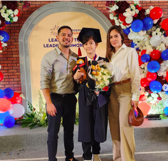 Mantan pasangan artis kompak hadiri kelulusan anak. (Foto: Instagram)