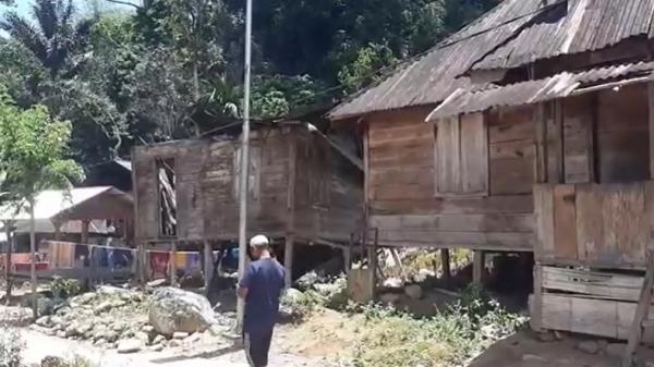 Salah satu desa di wilayah Mandailing Natal (Madina), Sumatera Utara nyaris tidak berpenghuni. (Foto: Ahmad Husein Lubis).