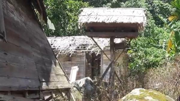 Desa nyaris tak berpenghuni Salah satu desa di wilayah Mandailing Natal (Madina), Sumatera Utara nyaris tidak berpenghuni. (Foto: Ahmad Husein Lubis).