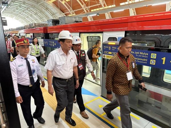 Sensasi Naik Kereta Cepat Jakarta Bandung Ridwan Kamil Ngageleser