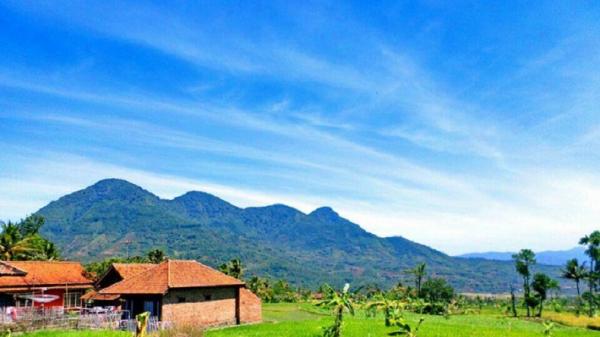 GUNUNG MANDALAWANGI Gunung Mandalawangi, Nagreg, Kabupaten Bandung-Garut. (FOTO: ISTIMEWA)