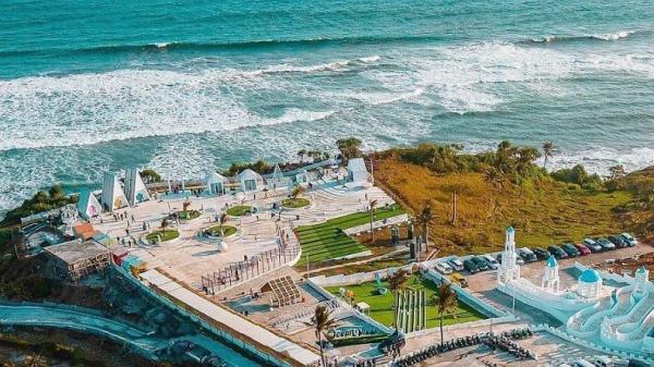 Karang Potong Pantai Karang Potong, surga tersembunyi di Cianjur Selatan. (Foto: Instagram/@karangpotongoceanview)