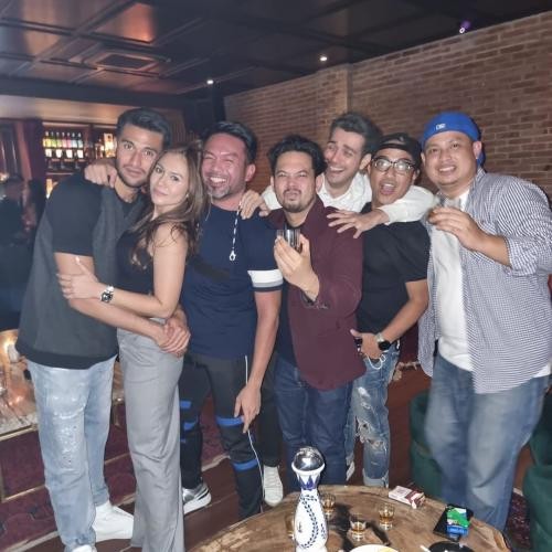  Potret mesra Wulan Guritno dan Sabda Ahessa. (foto: Instagram)