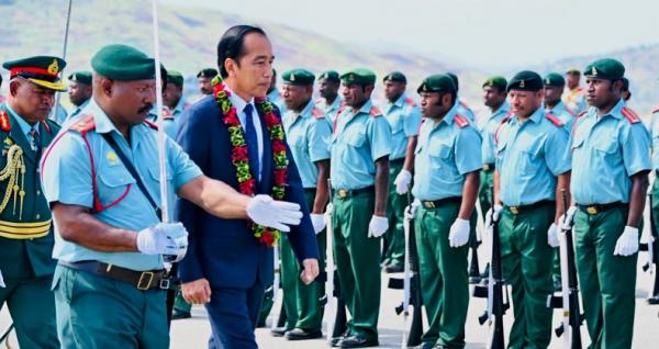 Presiden Jokowi tiba dalam kunjungan kerja di Papua Nugini (Foto: Biro Setpres)
