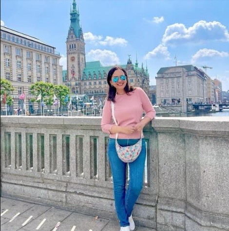 Gaya Artis 50 tahun lebih saat liburan. (foto: instagram)