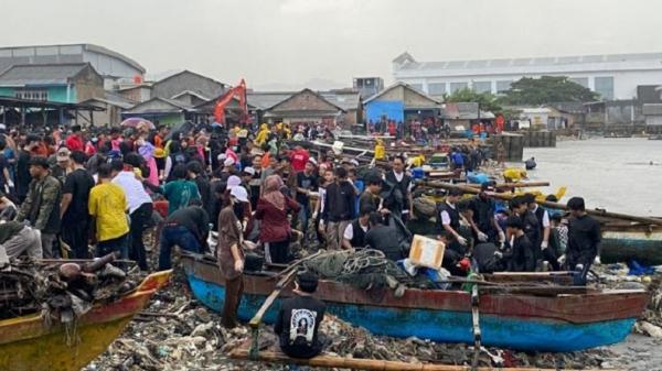 Viral Pantai di Lampung Disebut Terkotor Kedua di Indonesia, Ramai-Ramai Dibersihkan Warga