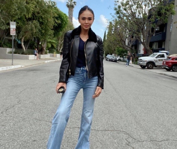 Gaya Artis 50 tahun lebih saat liburan. (foto: instagram)