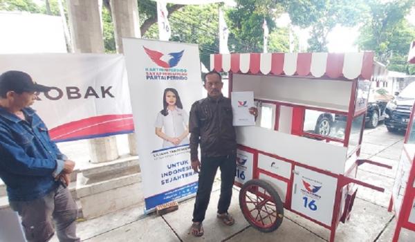 Dapat Gerobak Gratis Pedagang Bakso Ucapkan Terima Kasih Kepada Partai Perindo 7776