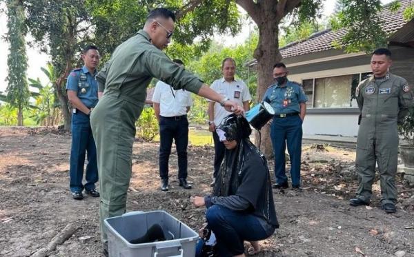 Lettu Laut (P/W) Sri Utami dikukuhkan sebagai kapten pilot helikopter perempuan pertama di jajaran Puspenerbal pada Rabu (12/7/2023). (Foto: Instagram @puspentni)