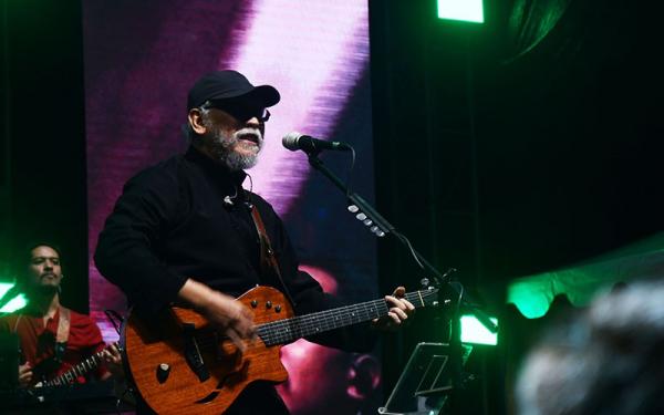 Lirik Lagu dan Chord Denting Piano, Ciptaan Iwan Fals yang Jadi Hits di 1981