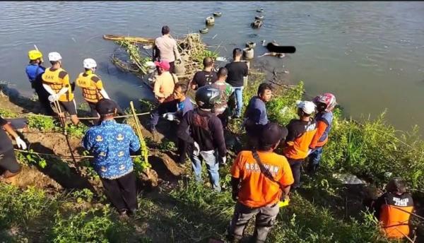 Sukoharjo Geger, Mayat Tanpa Identitas Ditemukan Mengapung Di Sungai ...