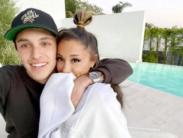 Potret mesra Ariana Grande dan Dalton Gomez. (foto: Instagram)