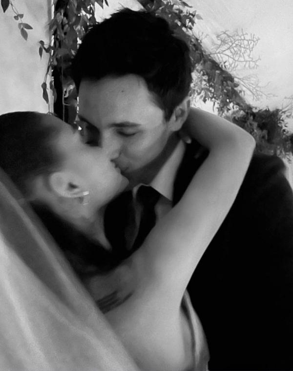 Potret mesra Ariana Grande dan Dalton Gomez. (Foto: Instagram)