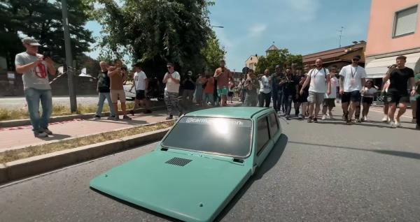 3 Cm dari Aspal, Inilah Modifikasi Mobil Terceper di Dunia