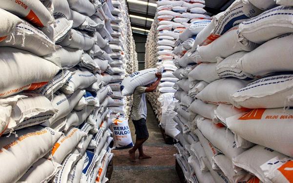 KPK Dalami Kasus Beras Bulog Tertahan di Pelabuhan hingga Kena Denda Rp350 Miliar