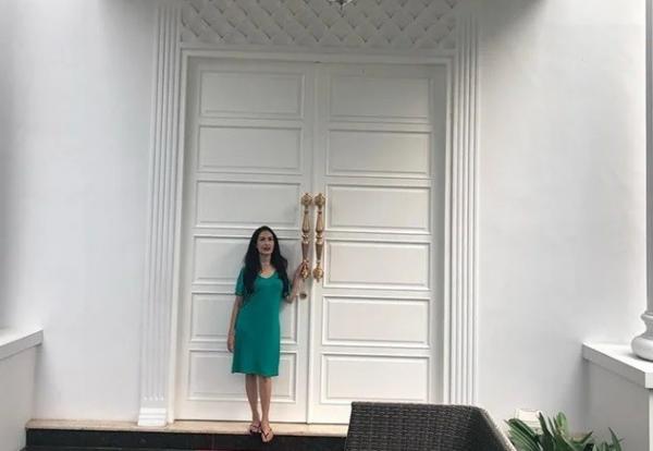 Potret rumah artis lawas kawasan pantura. (foto: YouTube)