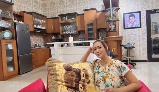 Potret rumah artis lawas kawasan pantura. (foto: YouTube)