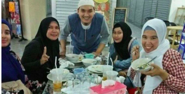 Screen Shot 2023 07 23 At 06 21 29 Artis lawas banting setir jadi pedagang. (Foto: instagram)