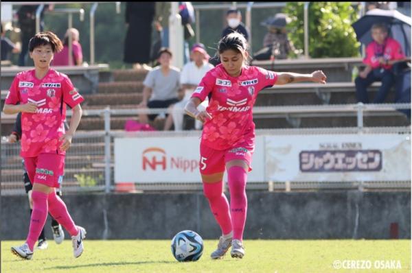 Zahra Muz Pemain asal Indonesia, Zahra Muzdalifah menjadi pahlawan kemenangan Cerezo Osaka Ladies di laga uji coba. Dia mencetak gol saat timnya menang tipis atas Ehime FC dengan skor 1-0 (foto: Instagram/cerezo_ladies)