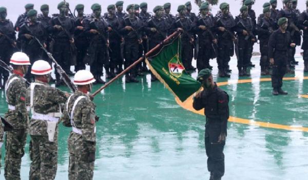 Pasukan elite Kostrad Peleton Intai Tempur (Taipur) memiliki keahlian khusus sabotase dan intelijen, salah satunya dengan sumpit dayak untuk operasi jarak dekat. (Foto : kostrad.mil.id)