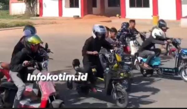 Viral Balap Sepeda Listrik Diikuti Puluhan Anak di Bawah Umur, Netizen: Potensi Pembalap Sudah Ada!