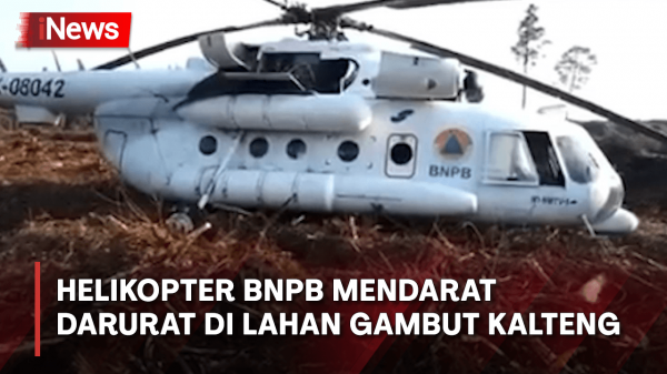 Helikopter BNPB Mendarat Darurat Di Lahan Gambut Kalteng