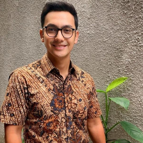 Artis lawas pria awet muda