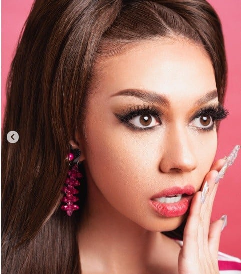 Yuki Kato4 Potret cantik Yuki Kato bergaya mirip boneka barbie. (foto: instagram)