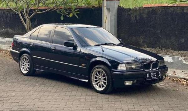 BMW 318i 1992