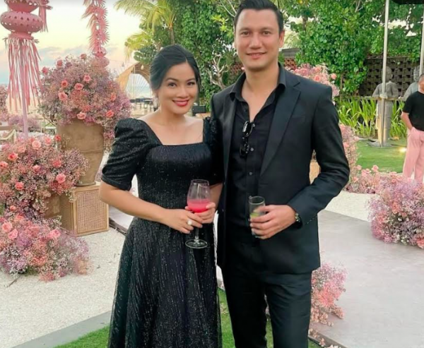 Artis tidak pernah cek ponsel suami. (Foto: Instagram)