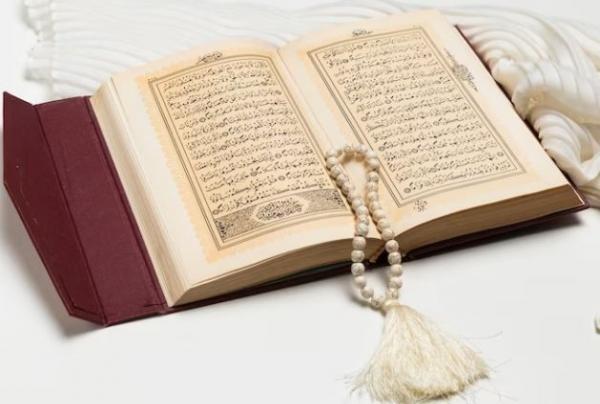Hadits yang Berkaitan dengan Surah Ali Imran Ayat 190-191
